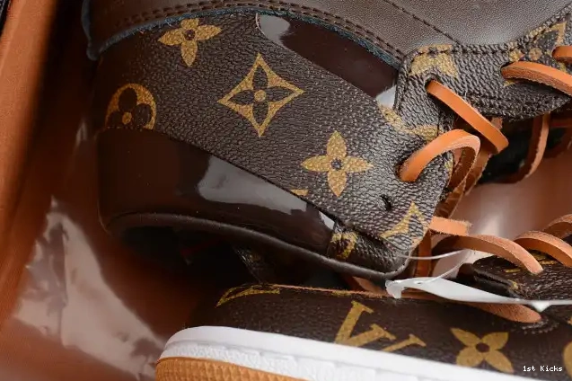 1st Kicks Shoes OW AQ0818-158 x Jordan Off-Louis AJ1 Air 1 0518